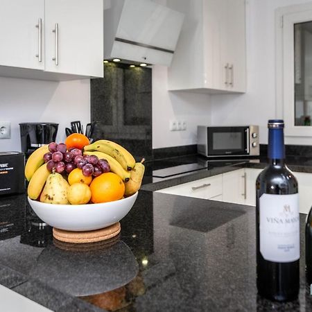 Puerto Banus Finest 2-Bdrm Apt - 50 Metres To Beach Marbella Eksteriør billede